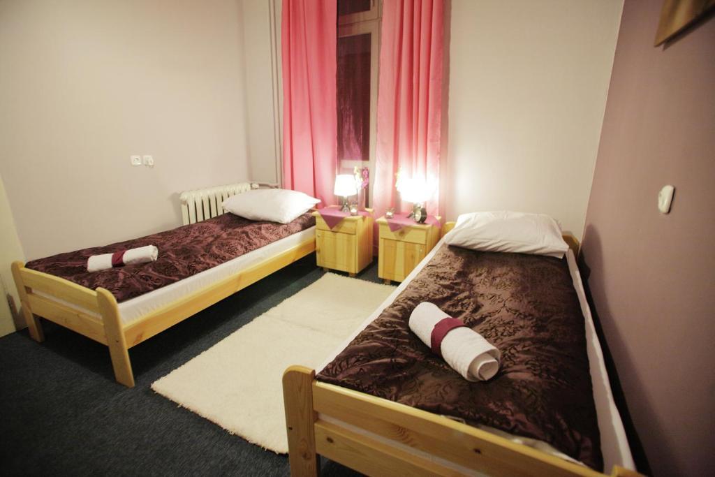 Dragon Aparthostel Senatorska クラクフ 部屋 写真